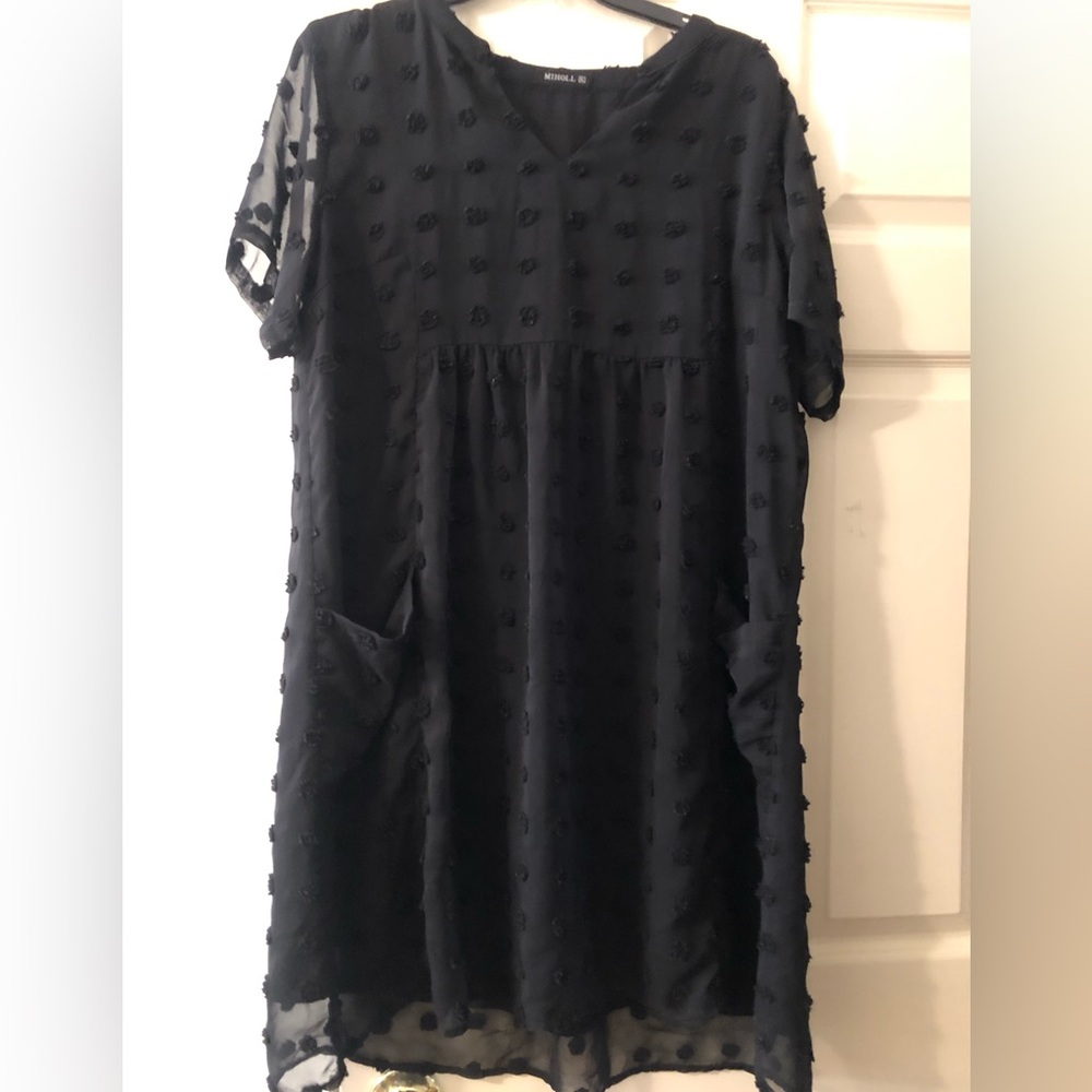 Black Textured Short-Sleeve Women's Dress